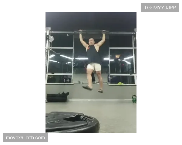 Osimhen训练中展现惊人技巧,新赛季表现备受期待 Osimhen训练中展现惊人技巧,新赛季表现备受期待