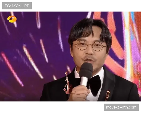 梁伟铿家里像普通租屋，上场却像走红毯，这反差也太让人盯着看